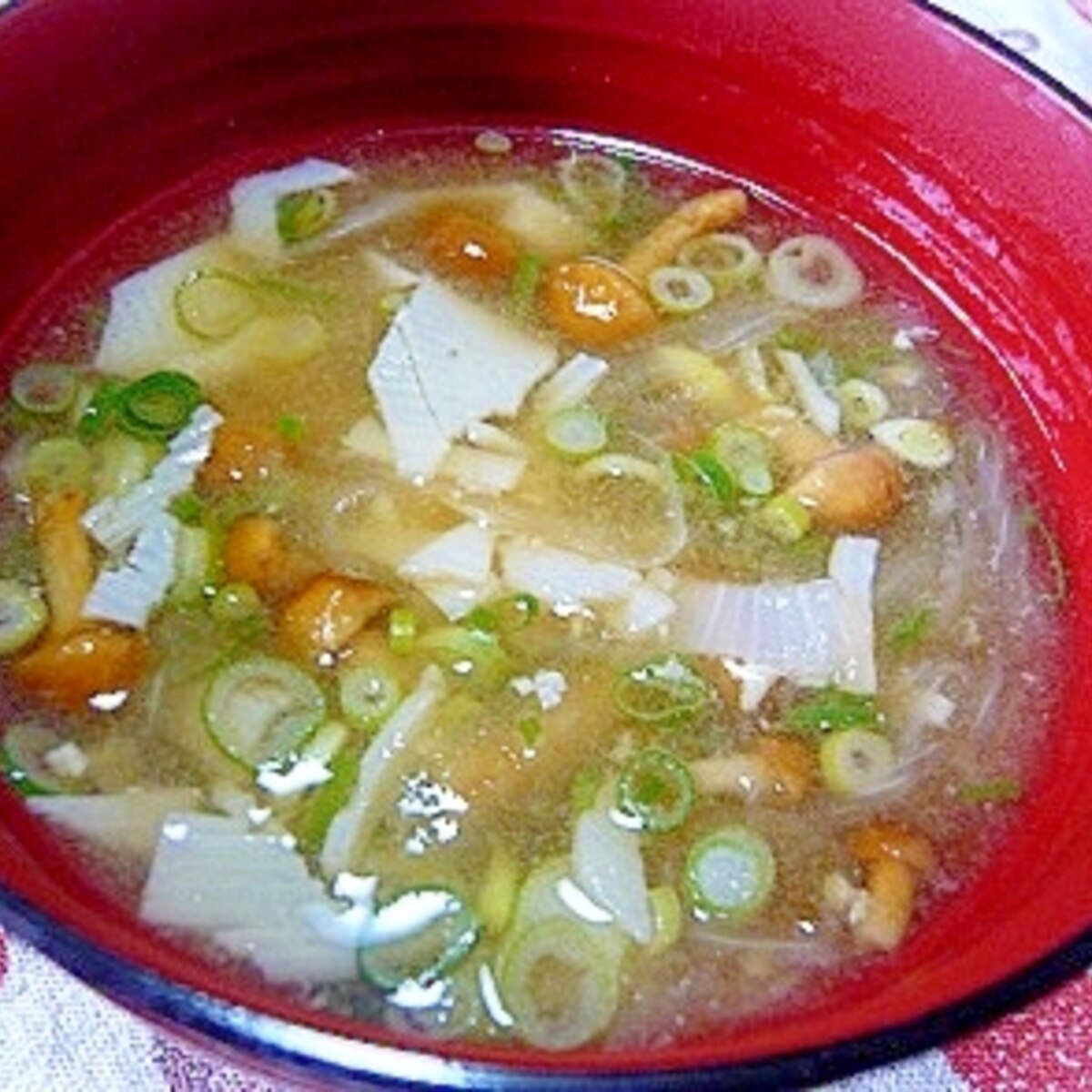 ほぼホタテ なめ茸 晒し玉ねぎの味噌汁 レシピ 作り方 By ひろりん1106 楽天レシピ